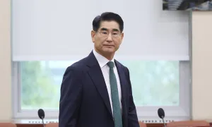 Tòa Hàn Quốc ra lệnh bắt chính thức với cựu bộ trưởng quốc phòng Tòa Hàn Quốc ra lệnh bắt chính thức với cựu bộ trưởng quốc phòng