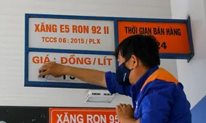 Thủ tướng yêu cầu kiểm tra cây xăng xuất hóa đơn điện tử từng lần