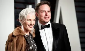 Mẹ của Elon Musk được yêu thích tại Trung Quốc